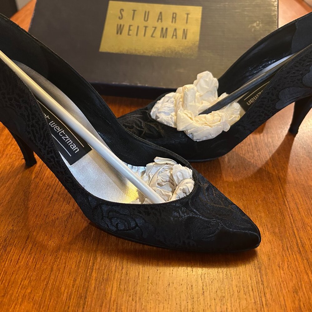 Vintage Stuart Weitzman Black Brocade, Sz 7 (Narrow) Pumps